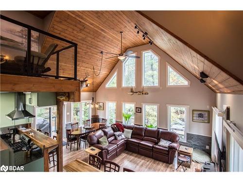 8098 Laidlaw Avenue, Washago, ON - Indoor Photo Showing Other Room