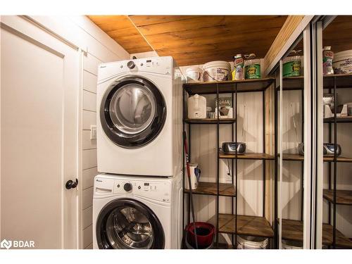 8098 Laidlaw Avenue, Washago, ON - Indoor Photo Showing Laundry Room