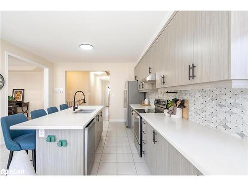 170 Stevenson Crescent, Bradford, ON - Indoor Photo Showing Kitchen