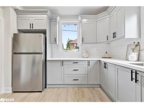 489 Sherbrooke Street, Peterborough, ON - Indoor Photo Showing Kitchen