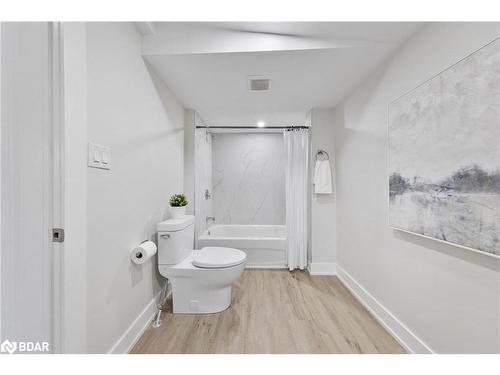 489 Sherbrooke Street, Peterborough, ON - Indoor Photo Showing Bathroom