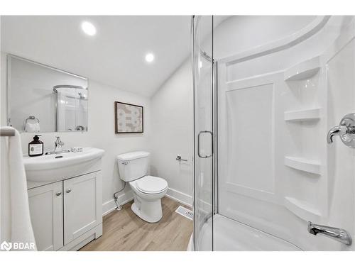 489 Sherbrooke Street, Peterborough, ON - Indoor Photo Showing Bathroom