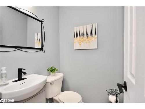 289 Pringle Drive, Barrie, ON - Indoor Photo Showing Bathroom