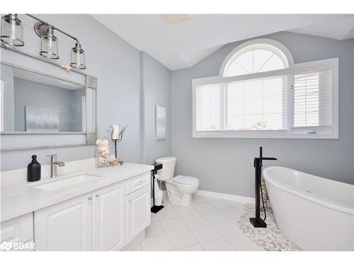 289 Pringle Drive, Barrie, ON - Indoor Photo Showing Bathroom