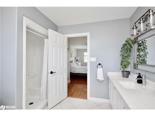 289 Pringle Drive, Barrie, ON - Indoor Photo Showing Bathroom