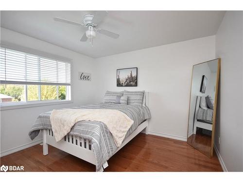 289 Pringle Drive, Barrie, ON - Indoor Photo Showing Bedroom