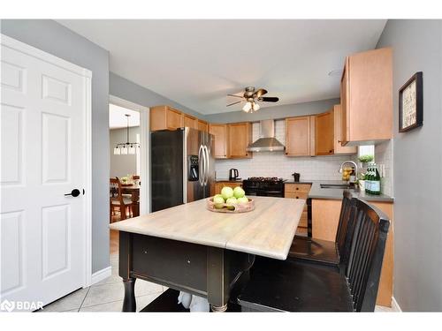 289 Pringle Drive, Barrie, ON - Indoor Photo Showing Kitchen