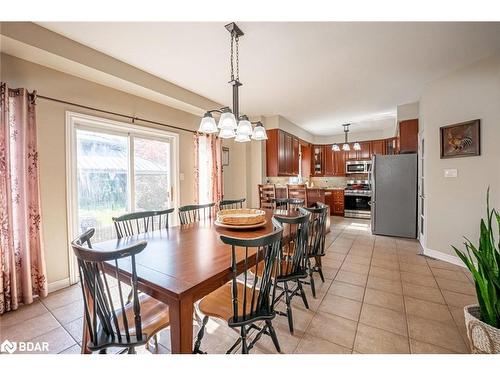 19 Serena Lane, Barrie, ON - Indoor Photo Showing Dining Room