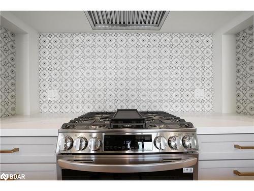 46 Tyndale Road, Barrie, ON - Indoor Photo Showing Kitchen