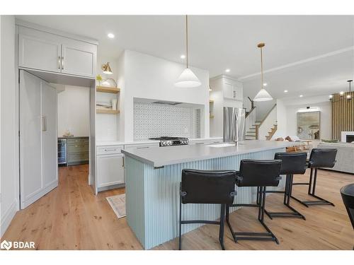 46 Tyndale Road, Barrie, ON - Indoor Photo Showing Kitchen With Upgraded Kitchen