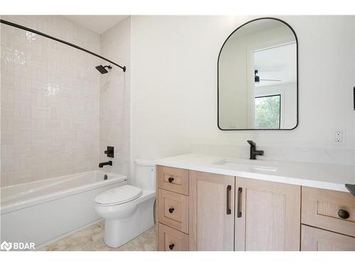 46 Tyndale Road, Barrie, ON - Indoor Photo Showing Bathroom