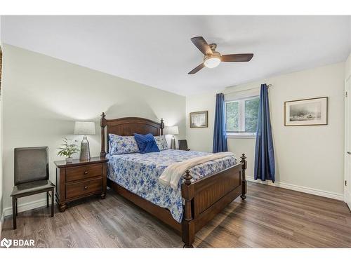 5 Kenwell Court, Wasaga Beach, ON - Indoor Photo Showing Bedroom