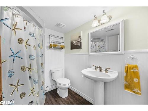 5 Kenwell Court, Wasaga Beach, ON - Indoor Photo Showing Bathroom