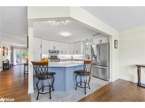 5 Kenwell Court, Wasaga Beach, ON - Indoor Photo Showing Kitchen