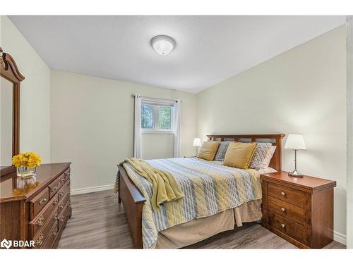 5 Kenwell Court, Wasaga Beach, ON - Indoor Photo Showing Bedroom