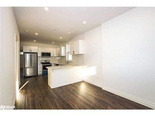 231 Waterloo Street, London, ON - Indoor Photo Showing Kitchen