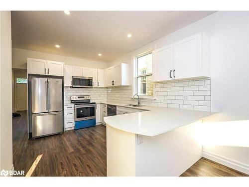 231 Waterloo Street, London, ON - Indoor Photo Showing Kitchen With Stainless Steel Kitchen With Upgraded Kitchen