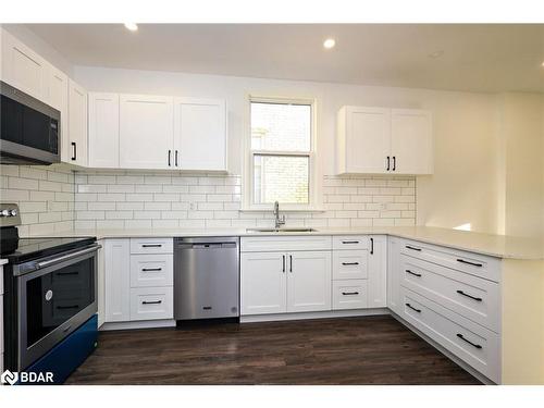 231 Waterloo Street, London, ON - Indoor Photo Showing Kitchen With Stainless Steel Kitchen With Upgraded Kitchen