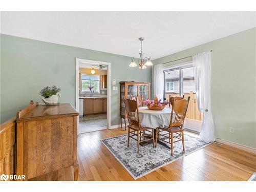 49 Wallwins Way, Barrie, ON - Indoor Photo Showing Dining Room