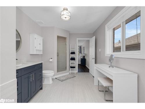 11 Hawkins Drive, Barrie, ON - Indoor Photo Showing Bathroom