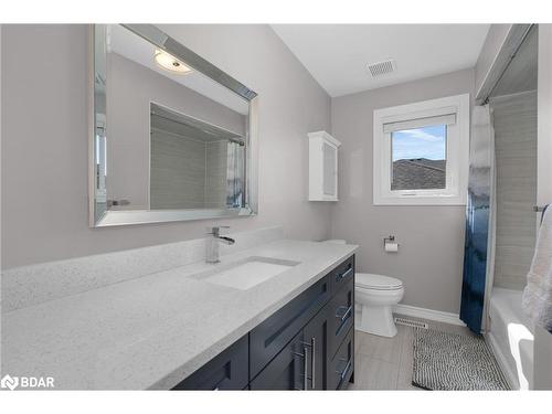 11 Hawkins Drive, Barrie, ON - Indoor Photo Showing Bathroom