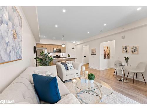 506-4 Spice Way, Barrie, ON - Indoor Photo Showing Living Room