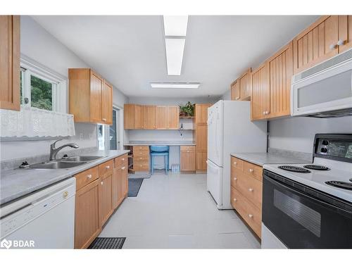 306 Edgehill Drive, Barrie, ON - Indoor Photo Showing Kitchen With Double Sink