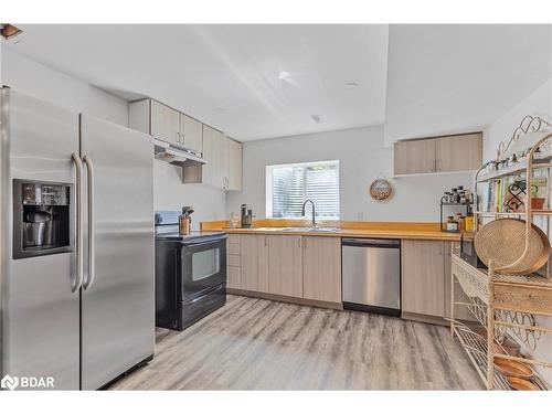 1289 Lowrie Street, Innisfil, ON - Indoor Photo Showing Kitchen