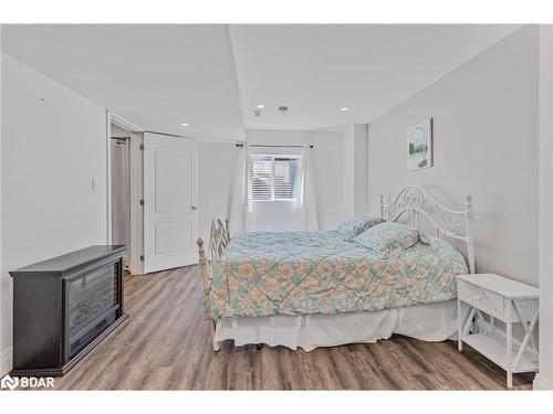 1289 Lowrie Street, Innisfil, ON - Indoor Photo Showing Bedroom