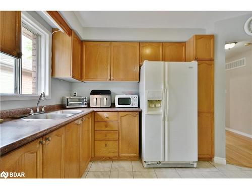 22 Nicholson Drive, Barrie, ON - Indoor Photo Showing Kitchen With Double Sink