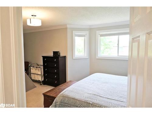 366 Cundles Road W, Barrie, ON - Indoor Photo Showing Bedroom