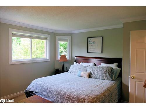 366 Cundles Road W, Barrie, ON - Indoor Photo Showing Bedroom