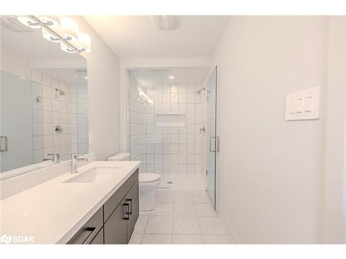 184 Durham Avenue, Barrie, ON - Indoor Photo Showing Bathroom