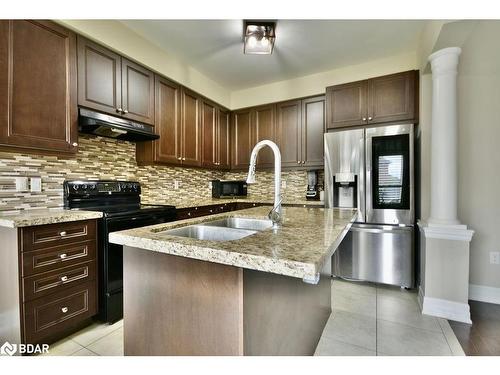 1388 Sheldon Street, Innisfil, ON - Indoor Photo Showing Kitchen With Double Sink With Upgraded Kitchen