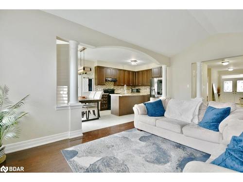 1388 Sheldon Street, Innisfil, ON - Indoor Photo Showing Living Room