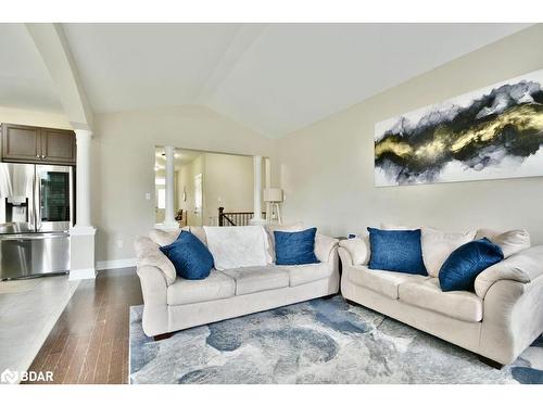 1388 Sheldon Street, Innisfil, ON - Indoor Photo Showing Living Room