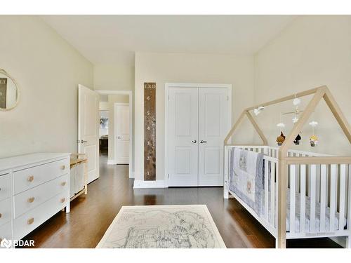 1388 Sheldon Street, Innisfil, ON - Indoor Photo Showing Bedroom