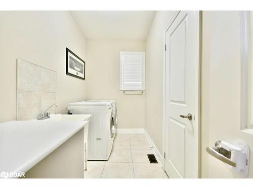 1388 Sheldon Street, Innisfil, ON - Indoor Photo Showing Laundry Room