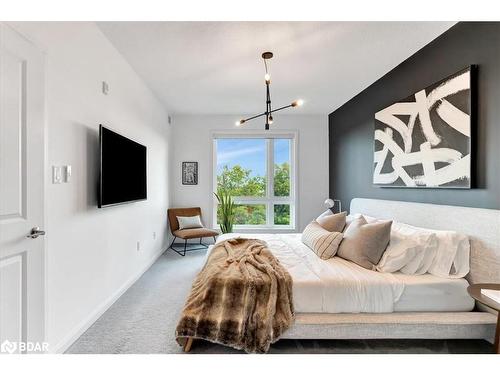 616-302 Essa Road Road, Barrie, ON - Indoor Photo Showing Bedroom