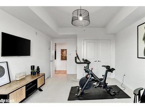 616-302 Essa Road Road, Barrie, ON - Indoor Photo Showing Gym Room