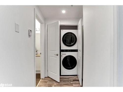 616-302 Essa Road Road, Barrie, ON - Indoor Photo Showing Laundry Room