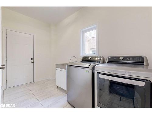 269 Bruce Cameron Drive Drive, Bowmanville, ON - Indoor Photo Showing Laundry Room