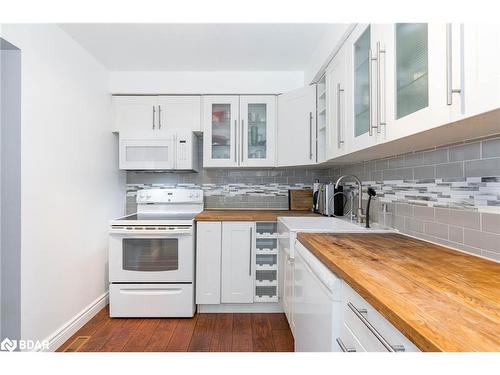 1251 Coleman Court, Innisfil, ON - Indoor Photo Showing Kitchen