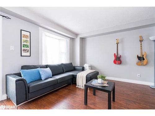 1251 Coleman Court, Innisfil, ON - Indoor Photo Showing Living Room