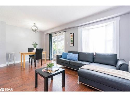 1251 Coleman Court, Innisfil, ON - Indoor Photo Showing Living Room