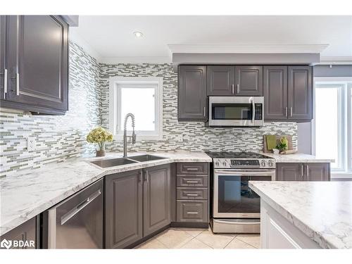 35 Princess Point Drive, Wasaga Beach, ON - Indoor Photo Showing Kitchen With Double Sink With Upgraded Kitchen