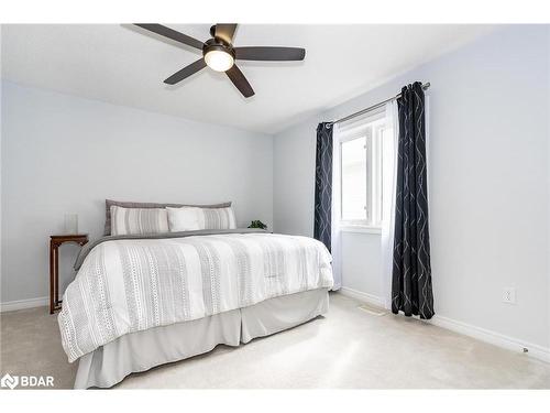 35 Princess Point Drive, Wasaga Beach, ON - Indoor Photo Showing Bedroom