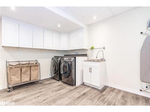 35 Princess Point Drive, Wasaga Beach, ON - Indoor Photo Showing Laundry Room