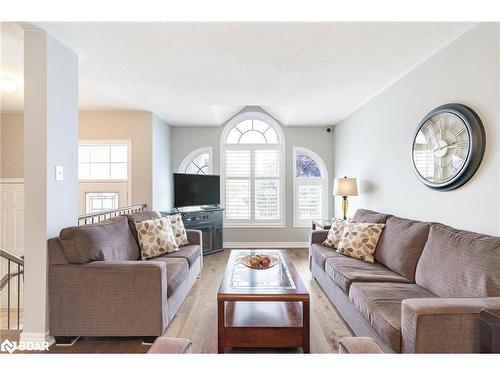 187 Sproule Drive, Barrie, ON - Indoor Photo Showing Living Room