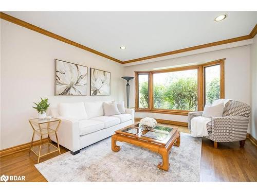 12 Lincoln Place, Unionville, ON - Indoor Photo Showing Living Room